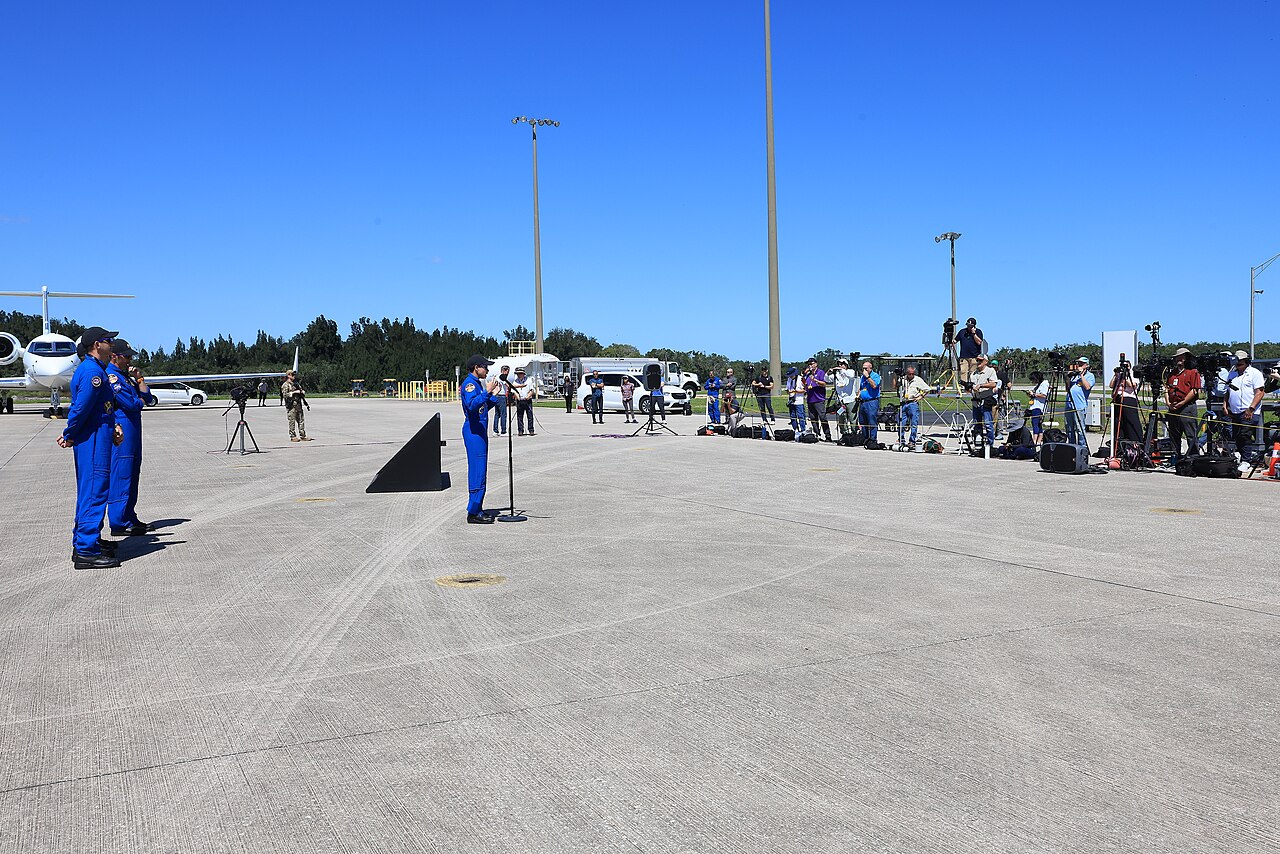 Crew-13 Crew Arrival (KSC-20260926-PH-KLS01 0057)