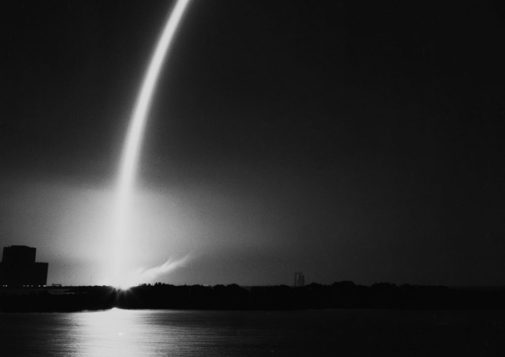 Launch of a Titan-Centaur Rocket with the Helios‒1 Spacecraft (grc-1974-c-04126)